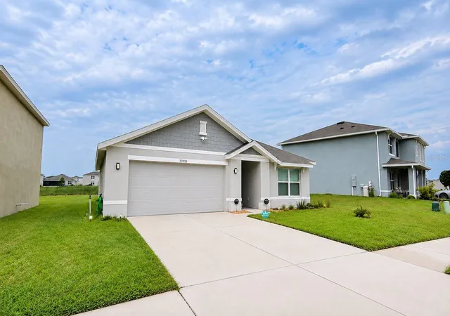 2nd image of 37093 Sharks Eye Ln, Zephyrhills, FL 33541 | MLS# TB8539016