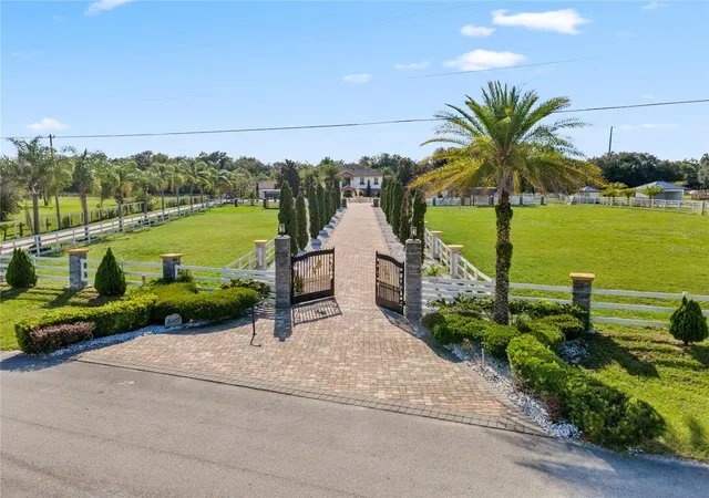 4th image of 34417 Donna Vista Pl, Eustis, FL 32736 | MLS# O6433706