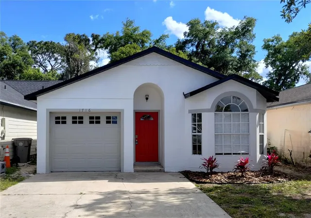 Single family home for sale at 1716 Chatham Cir, APOPKA, FL 32703 | MLS# O6433728