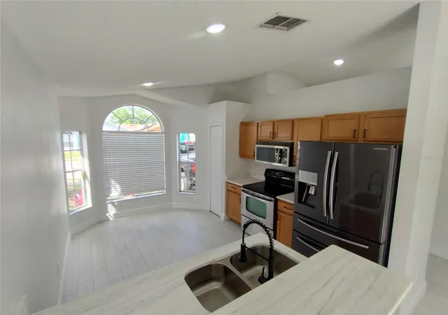 Photo 1 of Single family home for sale at 1716 Chatham Cir, Apopka, FL 32703 | MLS# O6433728 | Listing updated on 2026-09-29