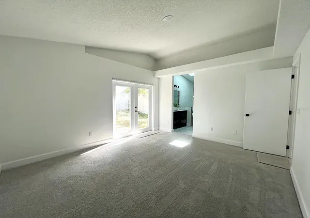 Photo 3 of Single family home for sale at 1716 Chatham Cir, Apopka, FL 32703 | MLS# O6433728 | Listing updated on 2026-09-29