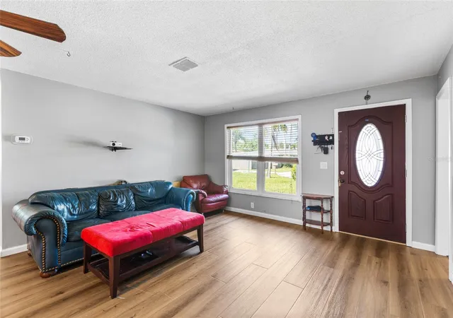 Photo 4 of Single family home for sale at 415 Maplewood Cir, Oldsmar, FL 34677 | MLS# TB8539039 | Listing updated on 2026-09-04