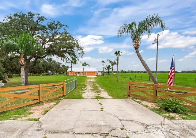 4th image of 9111 Lake Buffum Rd N, Fort Meade, FL 33841 | MLS# TB8539042