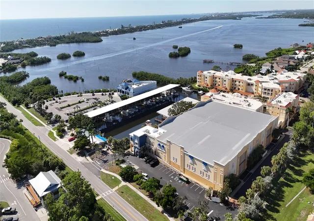 2nd image of 480 Blackburn Point Rd #6, Osprey, FL 34229 | MLS# A4703031