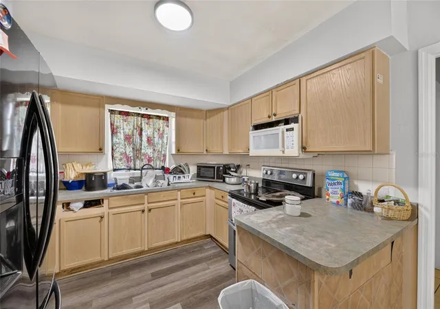 3rd image of 202 9Th St Ne, Ruskin, FL 33570 | MLS# TB8539056