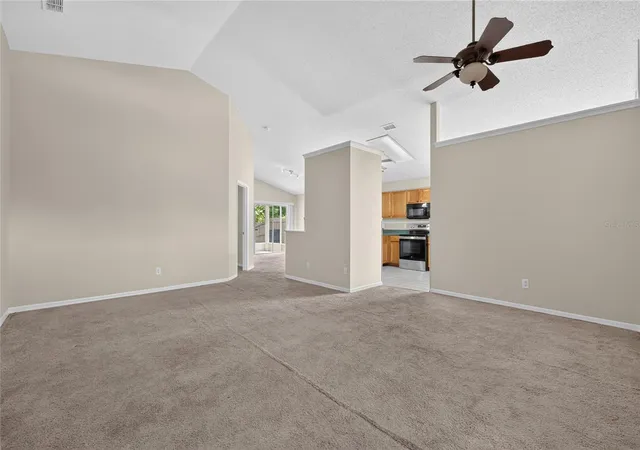 5th image of 13617 Emeraldview Dr, Orlando, FL 32828 | MLS# O6433744
