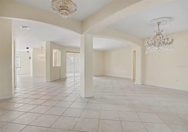 Photo 4 of Single family home for sale at 1711 Windward Oaks Ct, Kissimmee, FL 34746 | MLS# O6433747 | Listing updated on 2026-10-01