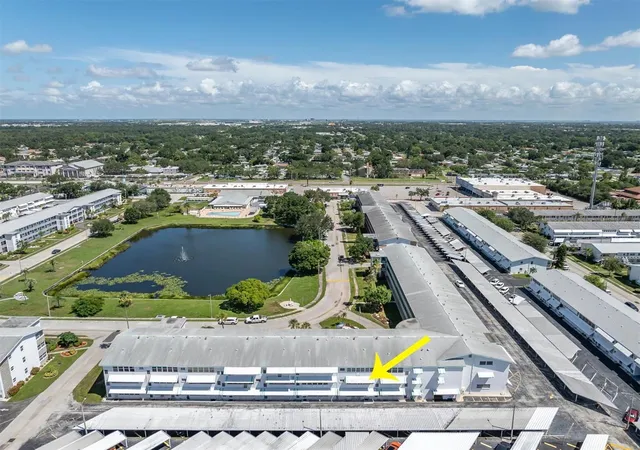 Listing Photo 2 - Condo for sale in building located at 1900 59Th Ave N, St. Petersburg, FL 33714 - Unit #212