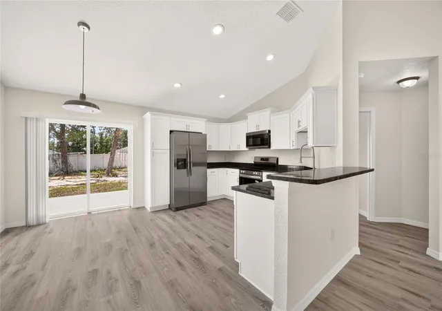 4th image of 7 Cypress Rd, Ocala, FL 34472 | MLS# OM730451