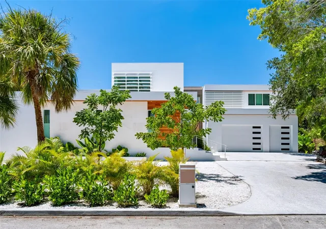 3rd image of 1355 Roberts Bay Ln, Sarasota, FL 34242 | MLS# A4703037
