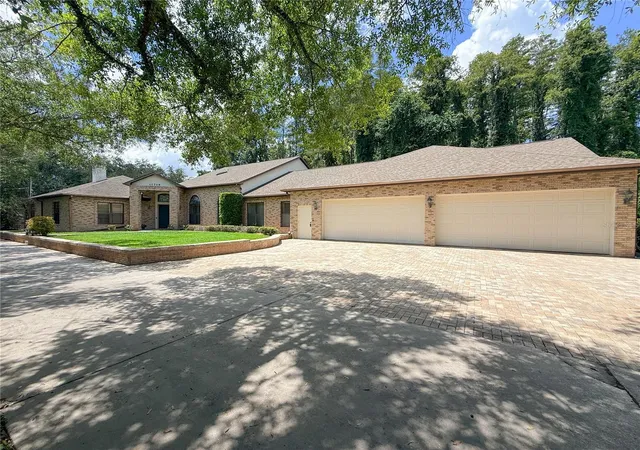 3rd image of 11708 Orange Grove Dr, Tampa, FL 33618 | MLS# TB8539070