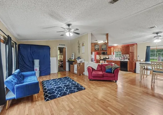 Photo 3 of Sale Pending at 5031 Elm Dr, Lakeland, FL 33810 | MLS# A4703038 | Listing updated on 2026-08-31