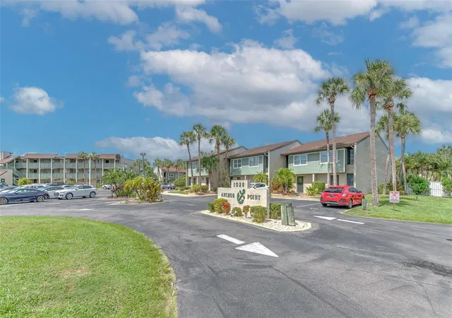 2nd image of 1028 Apollo Beach Blvd #4, Apollo Beach, FL 33572 | MLS# TB8539079