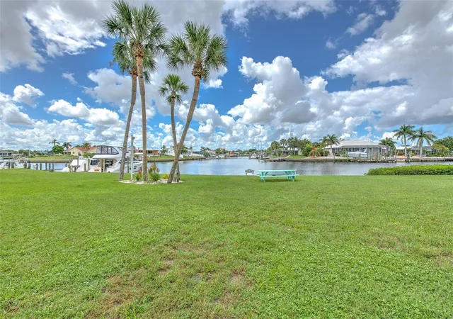 3rd image of 1028 Apollo Bch Blvd, APOLLO BEACH, FL 33572