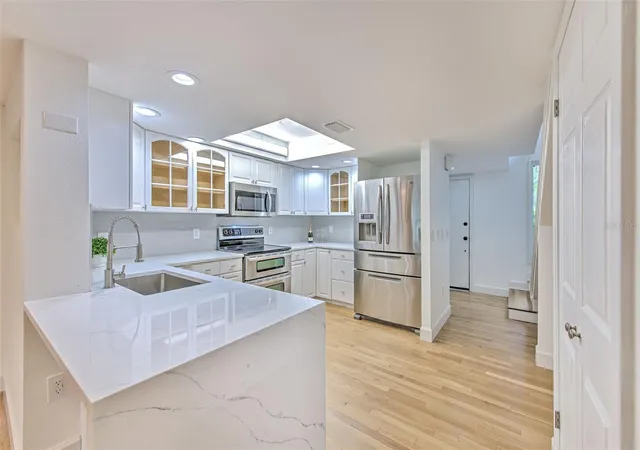 5th image of 1028 Apollo Bch Blvd, APOLLO BEACH, FL 33572