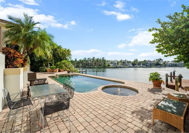 Photo 1 of Mansion for sale at 1444 Harbor Dr, Sarasota, FL 34239 | MLS# A4703040 | Listing updated on 2026-10-12