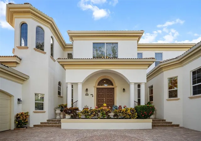 Photo 3 of Mansion for sale at 1444 Harbor Dr, Sarasota, FL 34239 | MLS# A4703040 | Listing updated on 2026-10-12