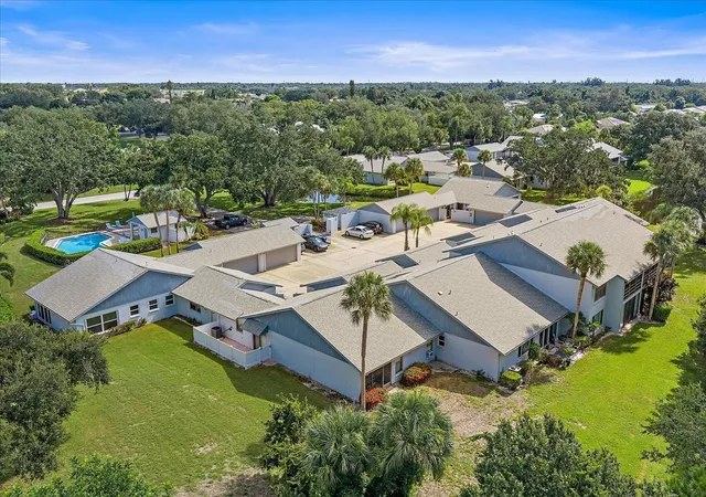 2nd image of 6347 Approach Rd #2F, Sarasota, FL 34238 | MLS# TB8539083