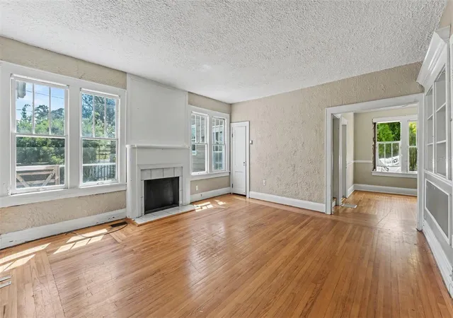 Photo 2 of Sale Pending at 2406 Fairmount Ave, Lakeland, FL 33803 | MLS# L4964303 | Listing updated on 2026-10-25