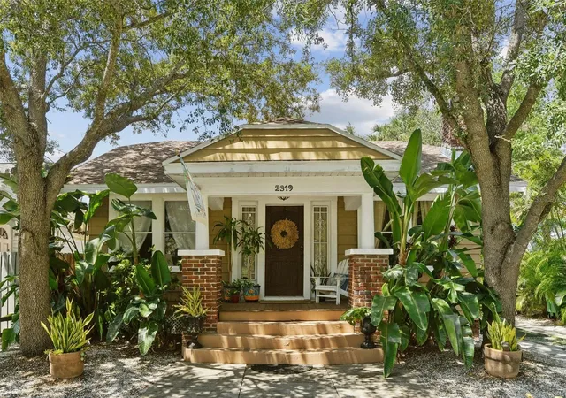 1st image of 2319 W North B St, Tampa, FL 33609 | MLS# O6433763