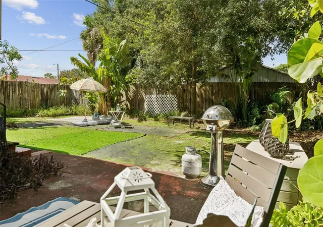 25th image of 2319 W North B St, Tampa, FL 33609 | MLS# O6433763