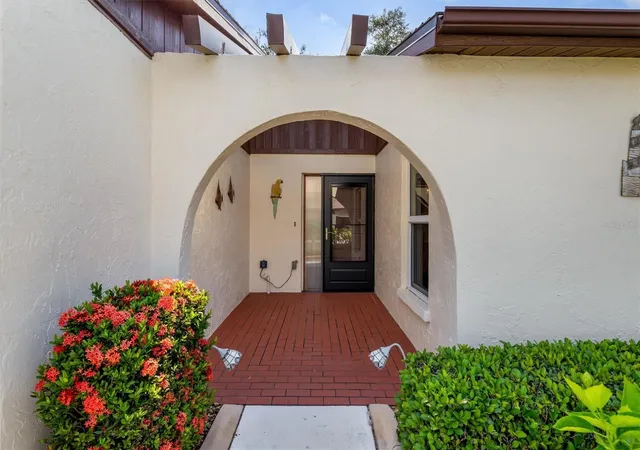 3rd image of 612 Chestnut Ln, ENGLEWOOD, FL 34223