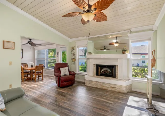 5th image of 612 Chestnut Ln, ENGLEWOOD, FL 34223