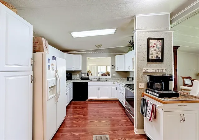 Photo 4 of Manufactured home for sale at 1157 Capella Dr, Tavares, FL 32778 | MLS# G5116488 | Listing updated on 2026-09-06