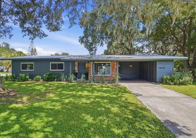 Photo 1 of Single family home for sale at 1402 Phyllis St, Lakeland, FL 33803 | MLS# L4964305 | Listing updated on 2026-10-20