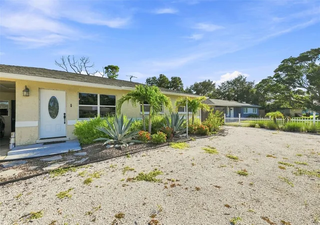 2nd image of 2304 Stanford Ave, Bradenton, FL 34207 | MLS# TB8539128