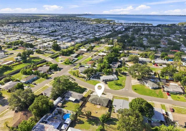 25th image of 2304 Stanford Ave, Bradenton, FL 34207 | MLS# TB8539128