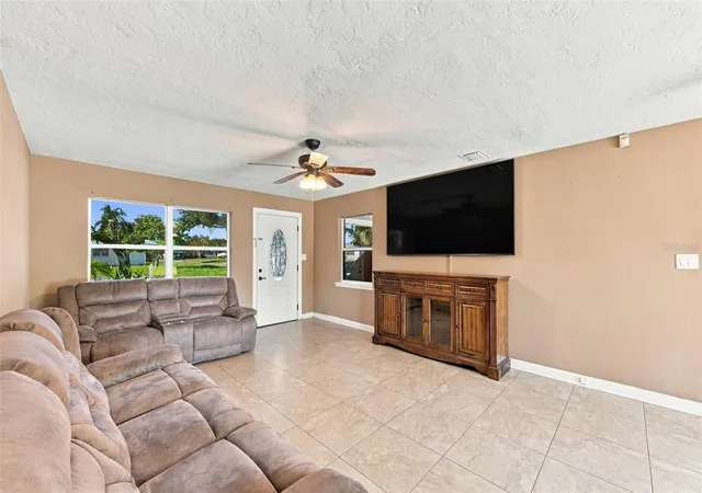 4th image of 2304 Stanford Ave, Bradenton, FL 34207 | MLS# TB8539128