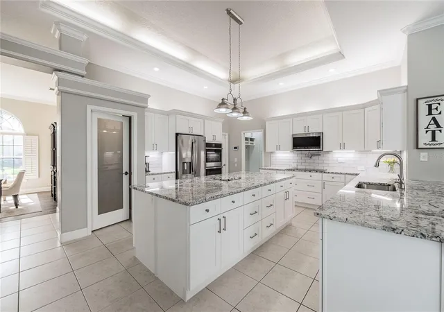 Photo 3 of Single family home for sale at 1221 Vista Hills Dr, Lakeland, FL 33813 | MLS# L4964307 | Listing updated on 2026-10-29