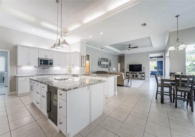 Photo 4 of Single family home for sale at 1221 Vista Hills Dr, Lakeland, FL 33813 | MLS# L4964307 | Listing updated on 2026-10-29