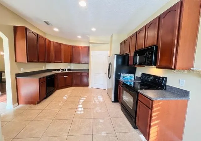 5th image of 30 Chippendale Ter, Oviedo, FL 32765 | MLS# O6433785