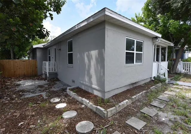 Photo 4 of Single family home for sale at 4642 10th Avenue S, Saint Petersburg, FL 33711 | MLS# TB8539131 | Listing updated on 2026-08-21