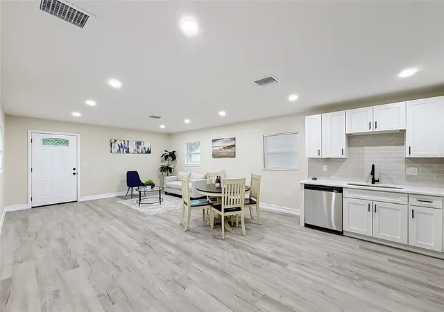 Photo 3 of Single family home for sale at 38910 Merrell Ave, Umatilla, FL 32784 | MLS# O6433787 | Listing updated on 2026-09-16
