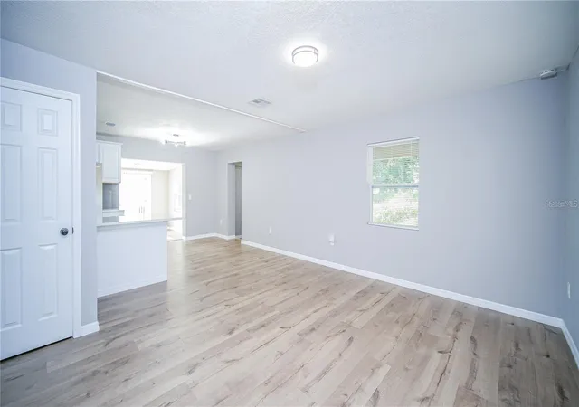 4th image of 400 Pennsylvania Ave, Fruitland Park, FL 34731 | MLS# O6433790