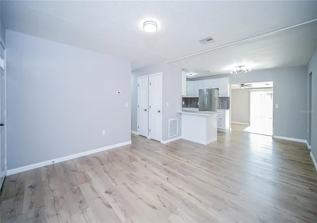 5th image of 400 Pennsylvania Ave, Fruitland Park, FL 34731 | MLS# O6433790