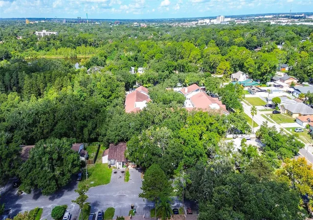 Photo 3 of House for sale at 10306 Councils Way, Temple Terrace, FL 33617 | MLS# TB8539136 | Listing updated on 2026-10-20