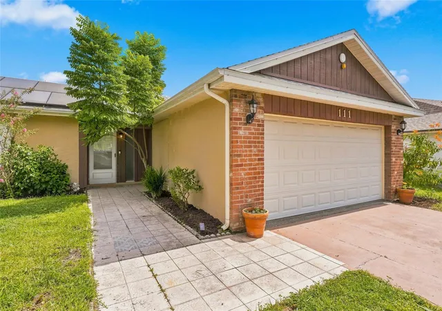 Photo 3 of Single family home for sale at 111 Jersey Woods Ct, Orlando, FL 32824 | MLS# S5155672 | Listing updated on 2026-09-22