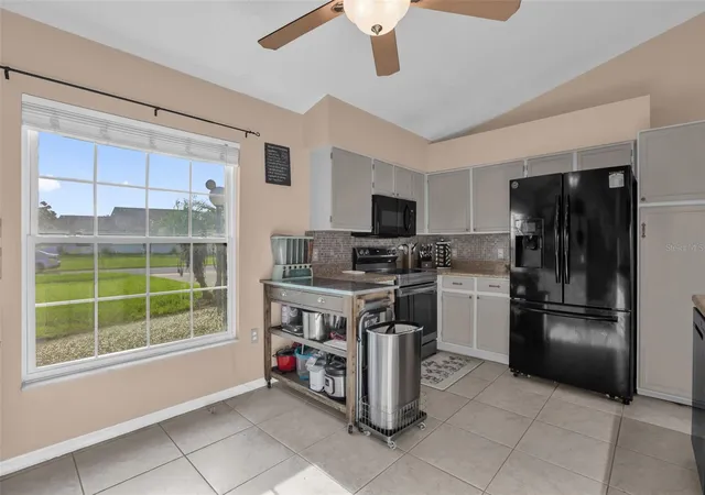 5th image of 418 Grovepark Dr, Davenport, FL 33837 | MLS# O6433804