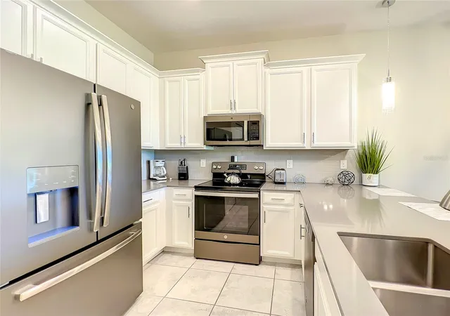 Listing Photo 5 - Condo for sale in building located at 747 Ocean Crse Ave, DAVENPORT, FL 33896 - Unit #747
