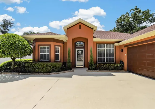 1st image of 2803 Brooke Pines Ct, Plant City, FL 33566 | MLS# TB8539157
