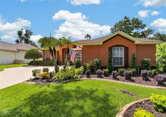 4th image of 2803 Brooke Pines Ct, Plant City, FL 33566 | MLS# TB8539157