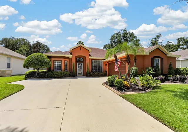 5th image of 2803 Brooke Pines Ct, Plant City, FL 33566 | MLS# TB8539157