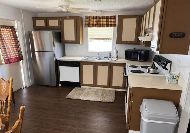 Photo 3 of Single family home for sale at 1006 Oren Ave, Lady Lake, FL 32159 | MLS# G5116500 | Listing updated on 2026-09-29