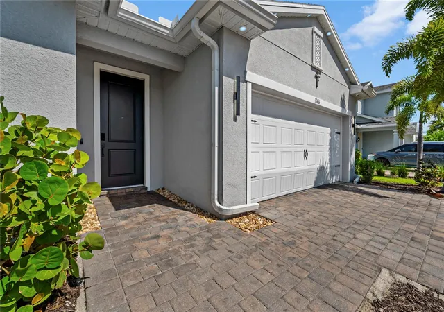 Photo 4 of Single family home for sale at 17416 Silverspur Dr, Punta Gorda, FL 33982 | MLS# C7529625 | Listing updated on 2026-10-28