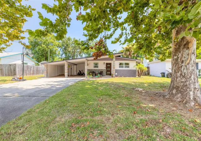 Photo 3 of Single family home for sale at 645 Westward Cir, Daytona Beach, FL 32117 | MLS# V4950740 | Listing updated on 2026-09-12