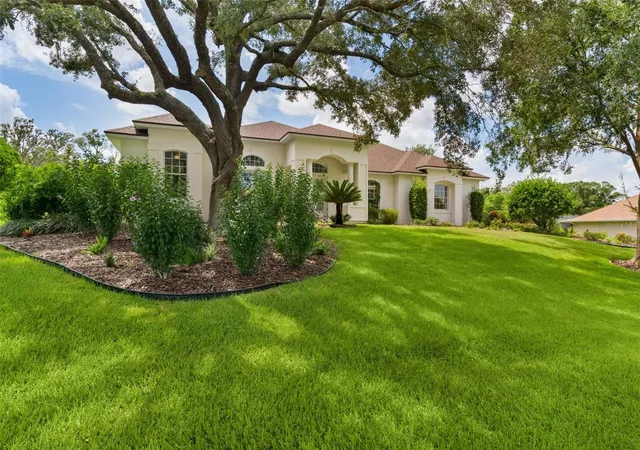 Photo 4 of Single family home for sale at 39407 Treeline Dr, Lady Lake, FL 32159 | MLS# G5116507 | Listing updated on 2026-10-10